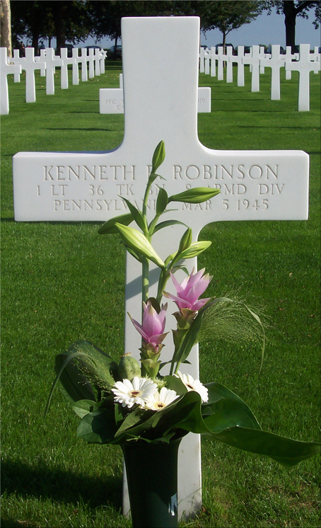 Grave of Kenneth R. Robinson while the concert was taking place